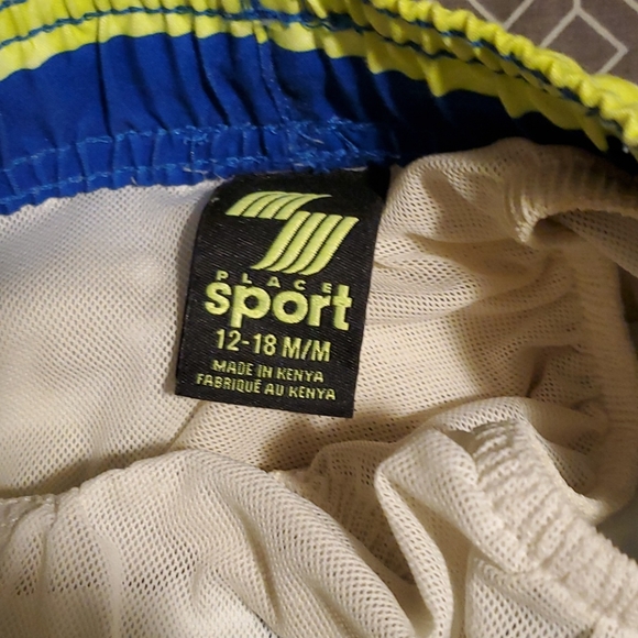 🧸2T swim shorts / trunks - Picture 2 of 3